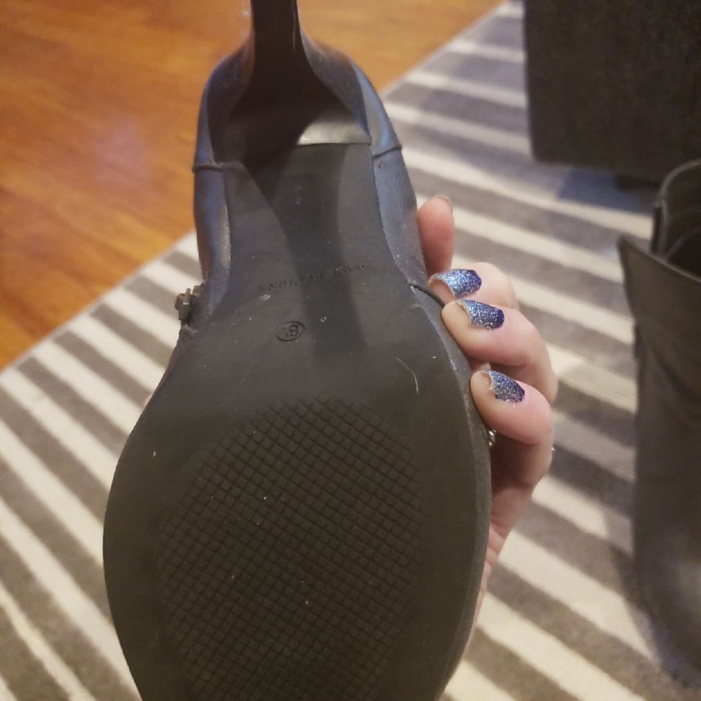 Gray Side Zip Boots, Size 8.5 - Picture 4 of 8